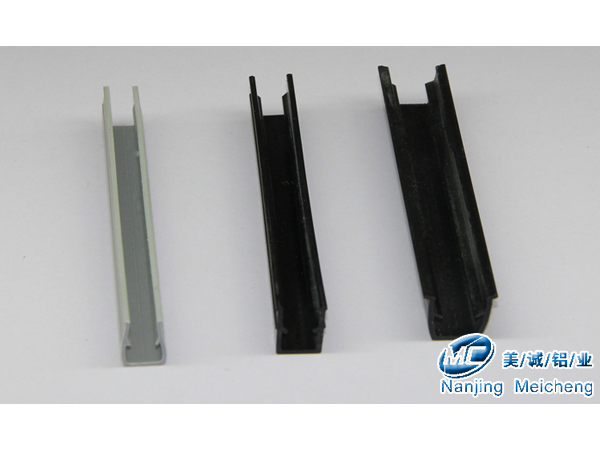工業(yè)鋁型材配件中，槽條的作用