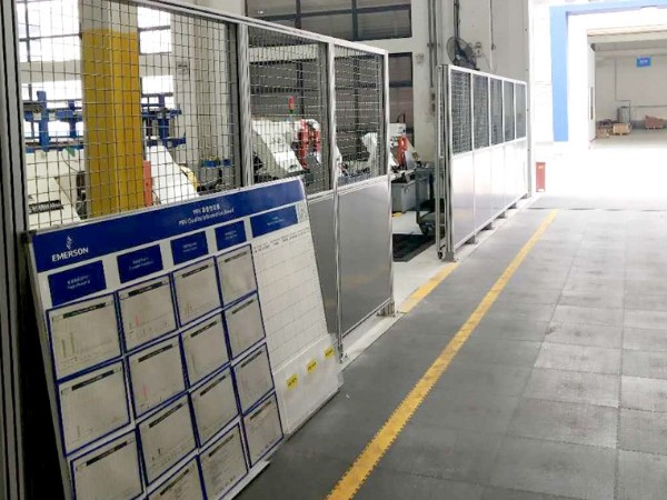 生產(chǎn)線防護圍欄需要固定在地面嗎？