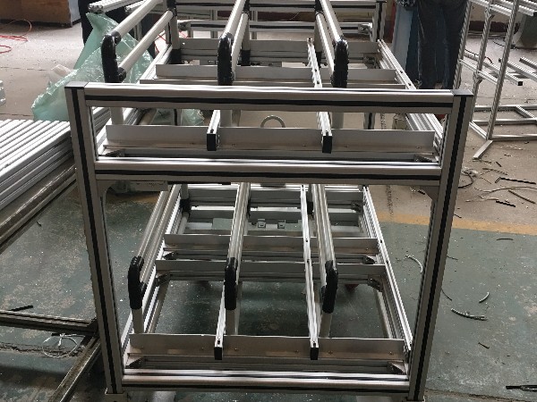 鋁型材框架與配件，可組裝的成品種類