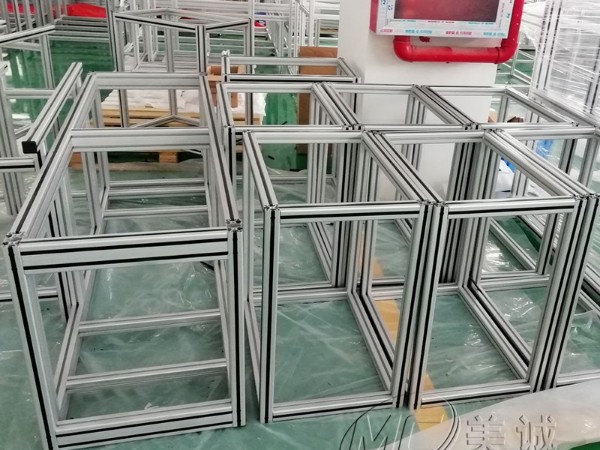 鋁型材設(shè)備機架如何選材？