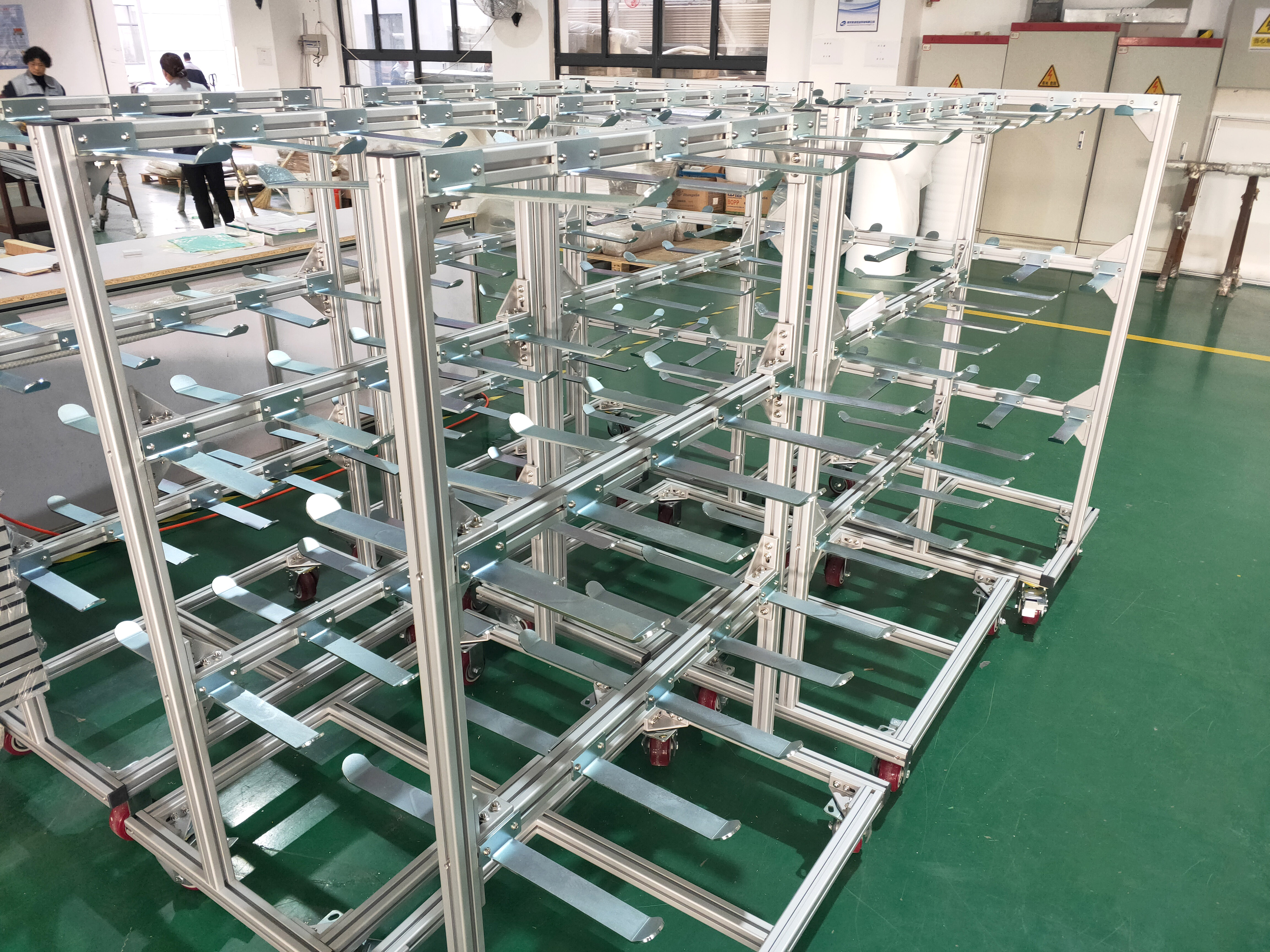 型材架屬于半成品，可變成各式成品