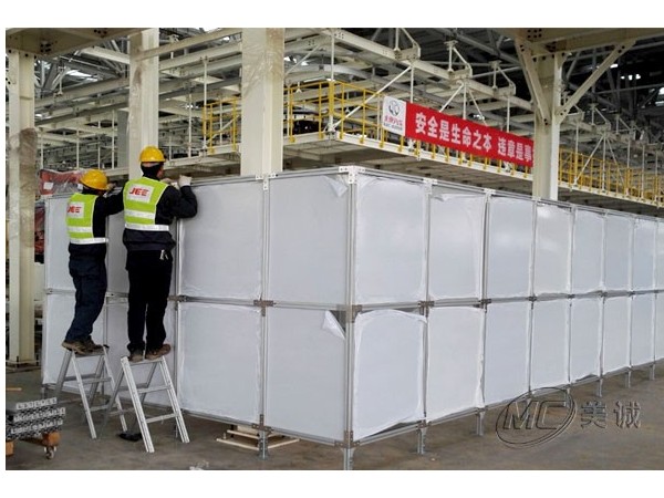 做防護圍欄為什么要選工業(yè)鋁型材？