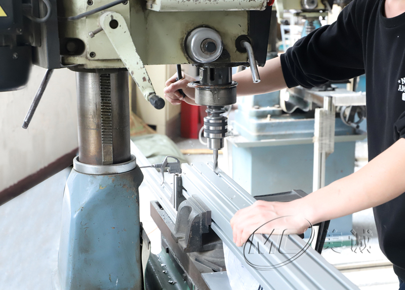 工業(yè)鋁型材精加工廠家，如何做到精加工？